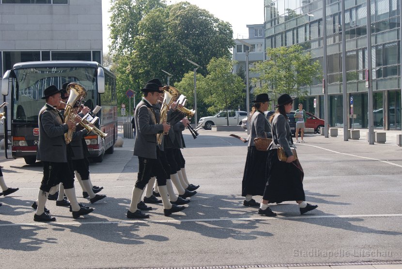 2011_04_28 Maibaumaufstellen in St. Poelten (19)